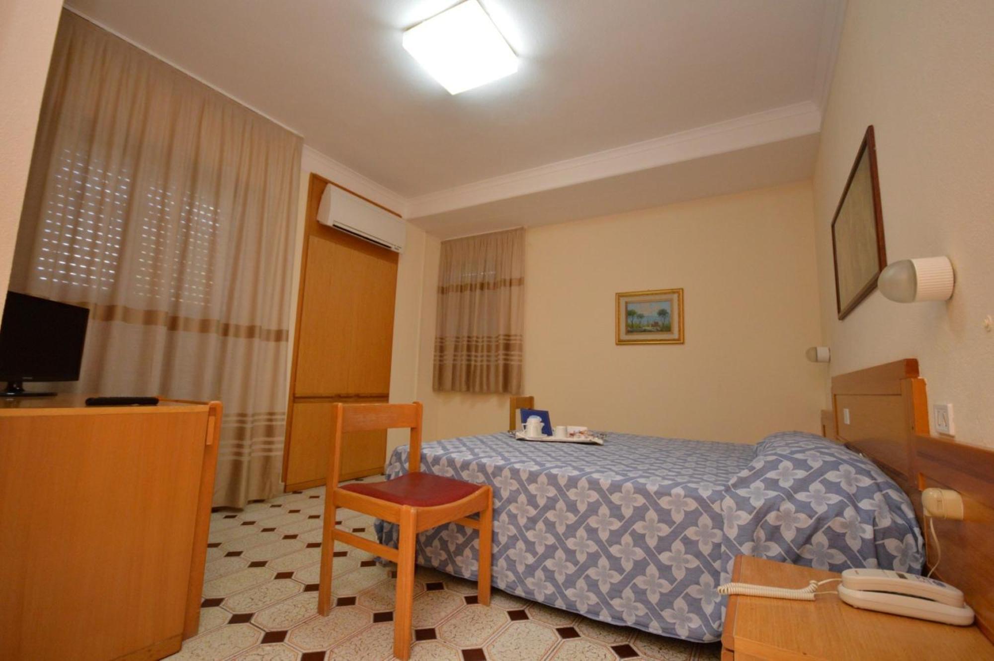 Hotel Residence Il Gabbiano Cirò Marina الغرفة الصورة